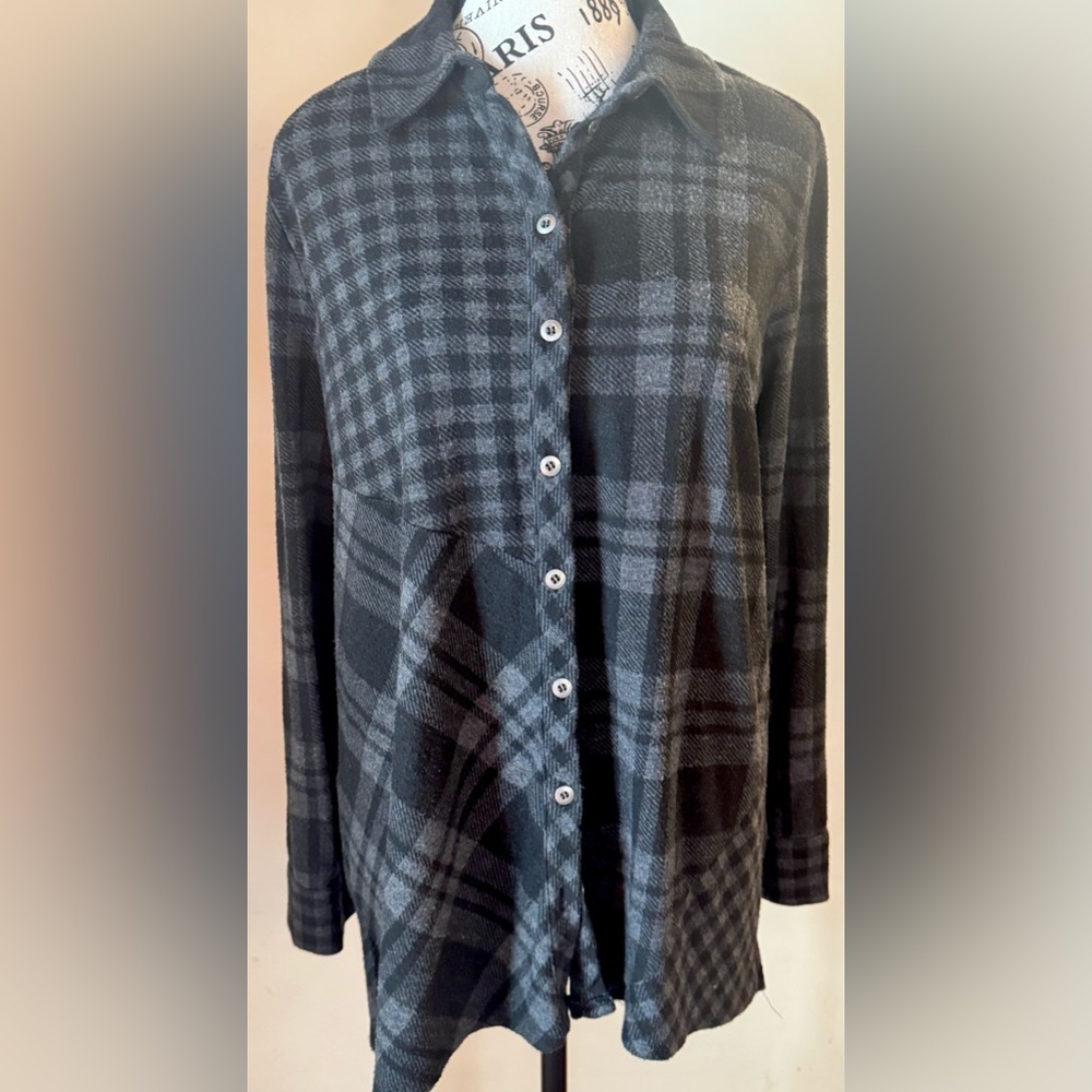 Soft Surroundings Women’s Black Gray Buffalo Plaid Soft Tunic Large Button Front